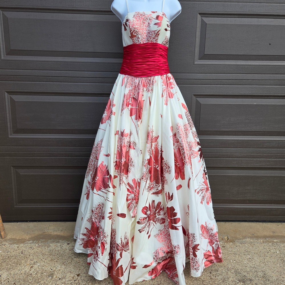 Alyce Designs White Red Floral Metallic Prom Gown Ruched Waist Dress Size 2